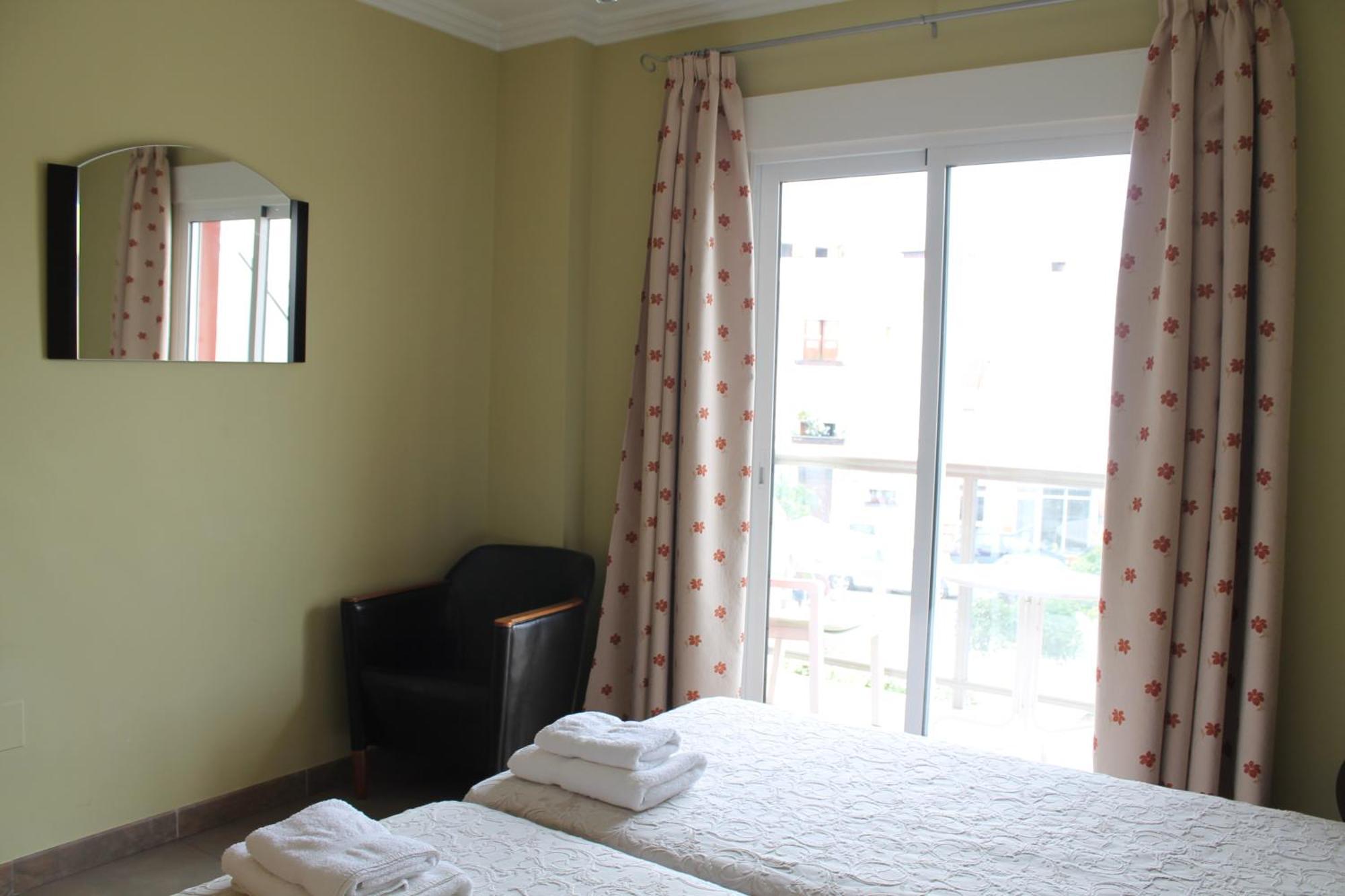 נרחה Apartamentos Turisticos Plaza Del Olvido מראה חיצוני תמונה
