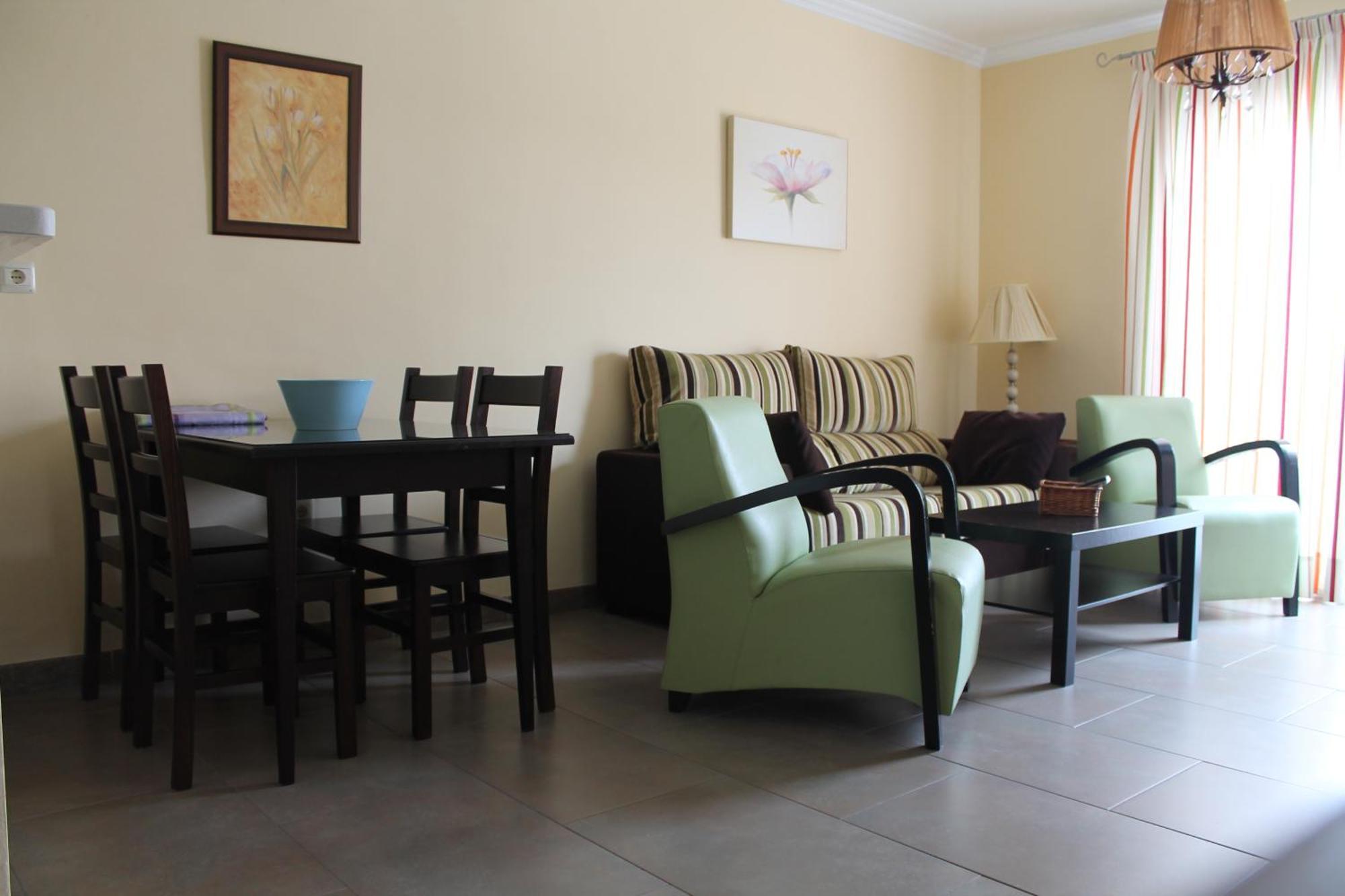 נרחה Apartamentos Turisticos Plaza Del Olvido מראה חיצוני תמונה